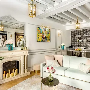 Luxury 4 Bedroom 3 Bathroom Aristocratic - Louvre , Paris France